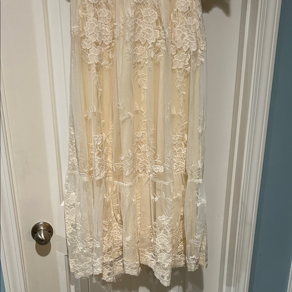 Baltic Born Clarisa Lace Midi Dress - Picture 6 of 6